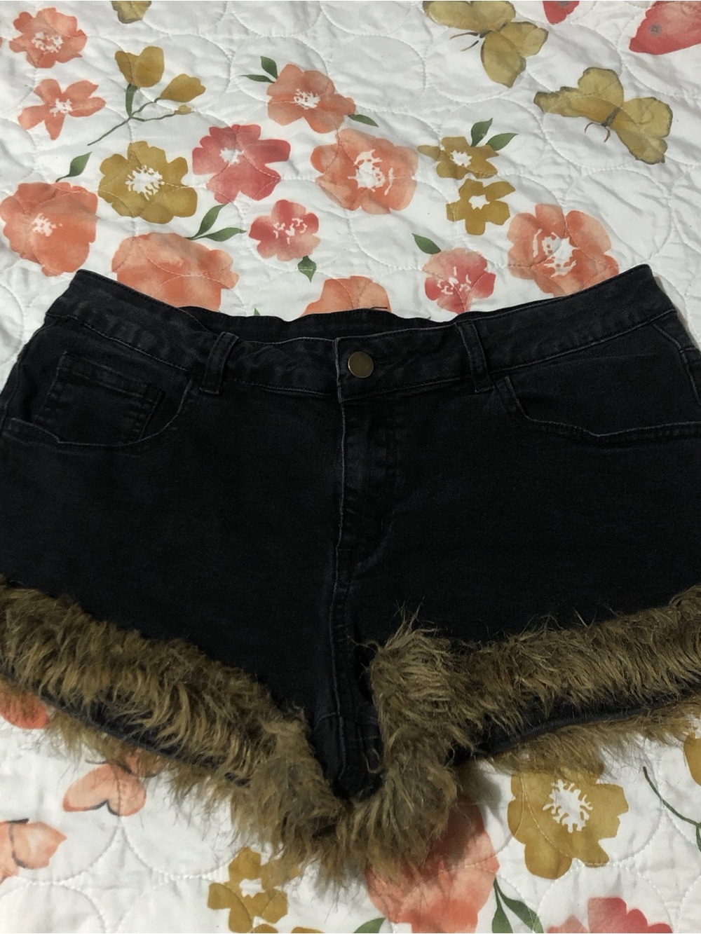 ROMWE Black Denim Shorts with Brown Faux Fur Trim